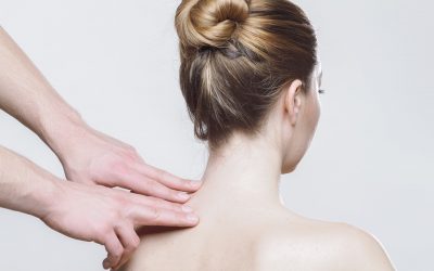 Scoliosi: cos’è e i benefici dell’osteopatia